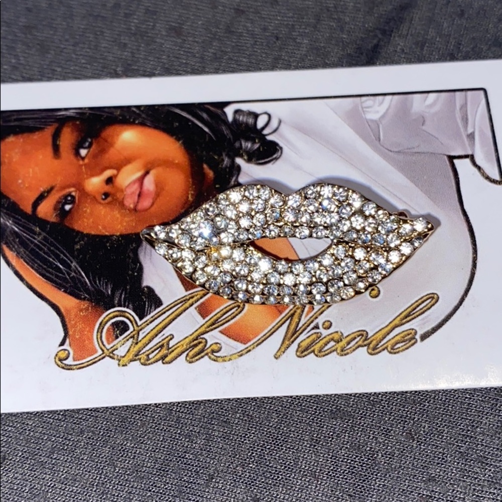 Rhinestone Lip Brooch
